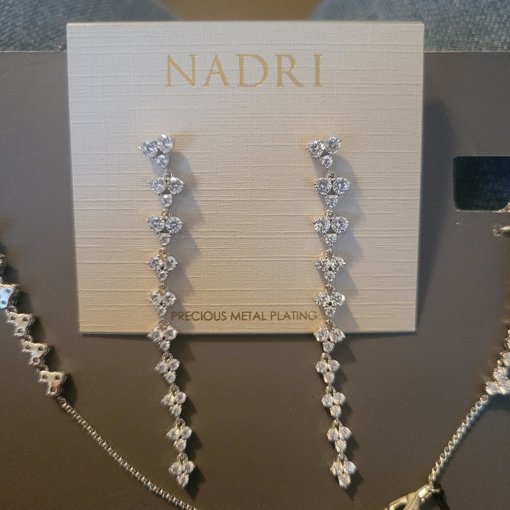 Gorgeous Nadri Hearts 💕 CZs Linear Drop Earrings